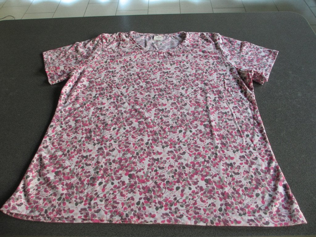 dames t'shirt met bloemenmotief, Vêtements | Femmes, Manches courtes, Taille 38/40 (M), Comme neuf, Enlèvement