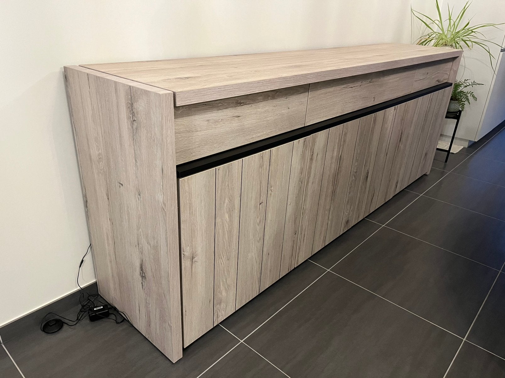 Dressoir ‘Lucca’ - nieuwstaat, Ophalen, Zo goed als nieuw