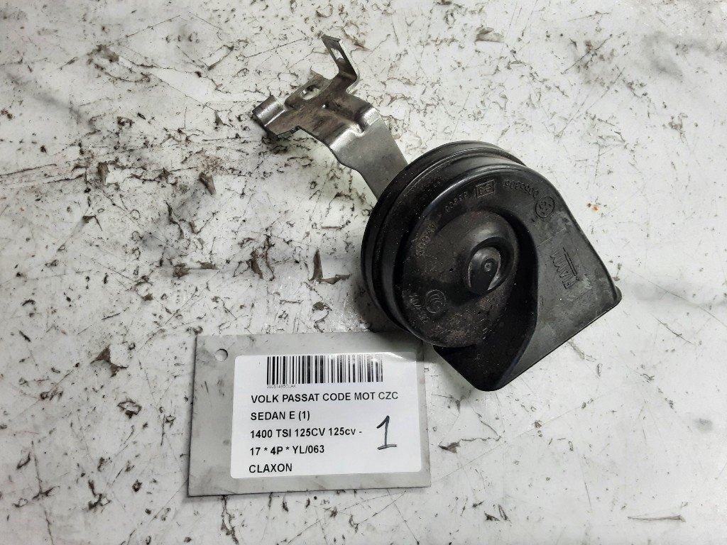 AVERTISSEUR/KLAXON Volkswagen Passat (3G2) (3Q0951221), Volkswagen, Mevr. I. Hauben, Utilisé, Rue de l'Espoir 34 34
4030  GRIVEGNÉE, BE