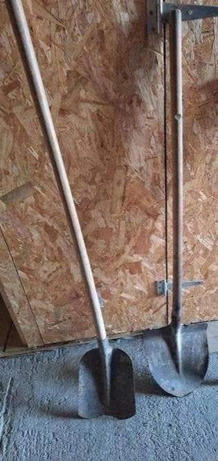 2 pelles avec manches en bois, Jardin & Terrasse, Outils à main, Enlèvement, Utilisé, Pelle