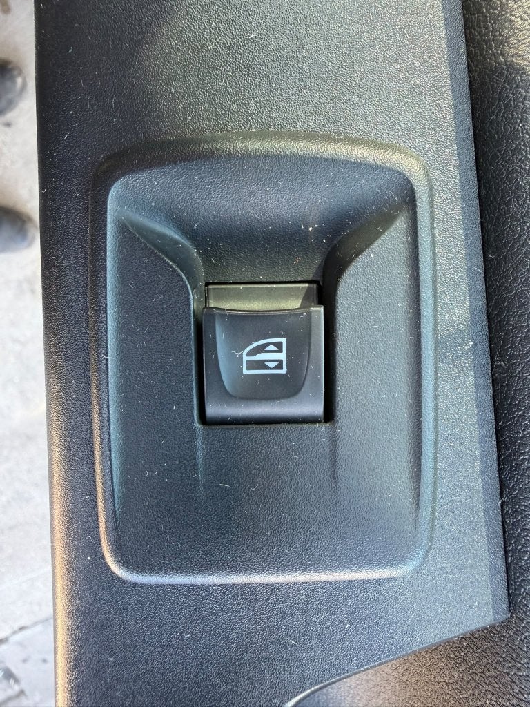 Nissan NV300 (Stock ID 92754) MOTOR DEFECT!!! — 24