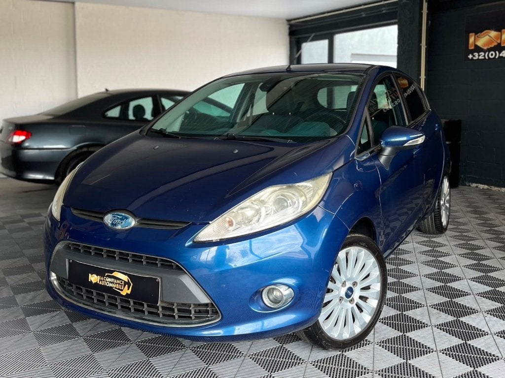 Ford Fiesta 1.2i Titanium 1er Propriétaire Garantie 12 Mois, 1242 cm³, Achat, Noir, 5 portes
