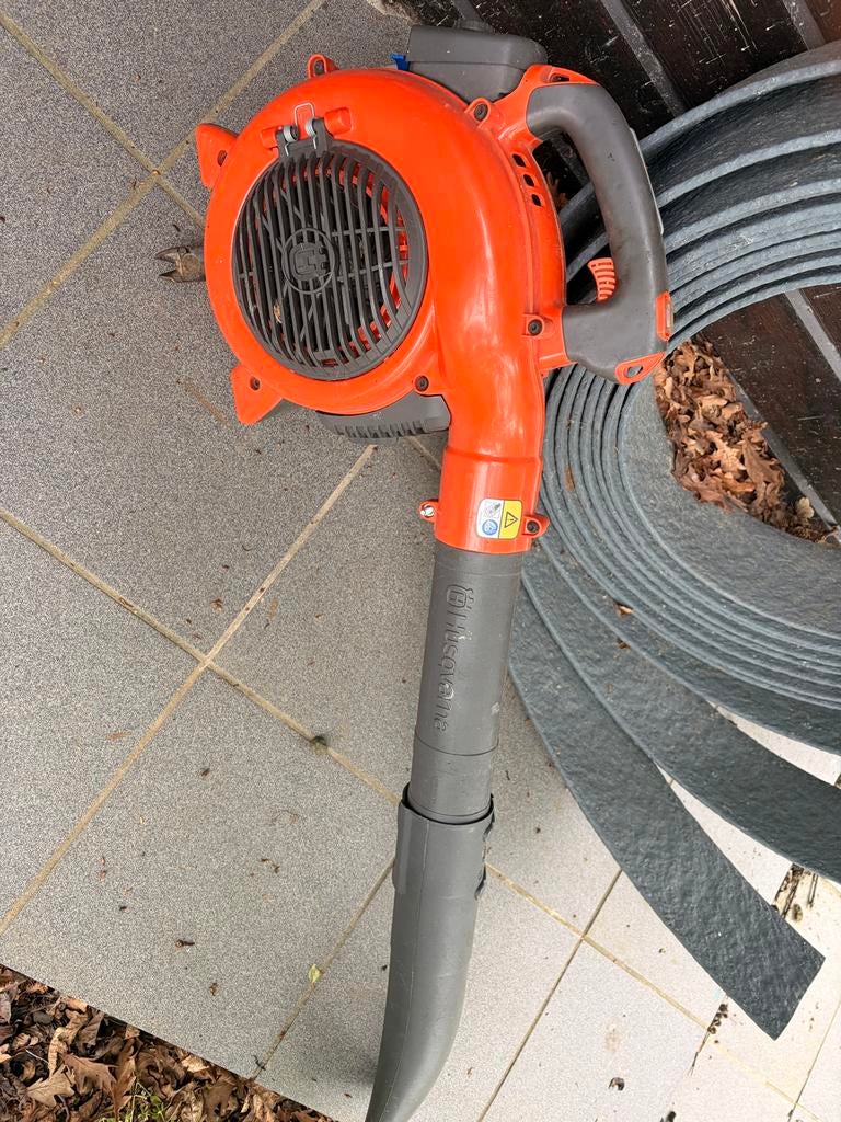 Souffleur Husqvarna, Avec fonction d'aspiration, Porté à la main, Enlèvement, Utilisé