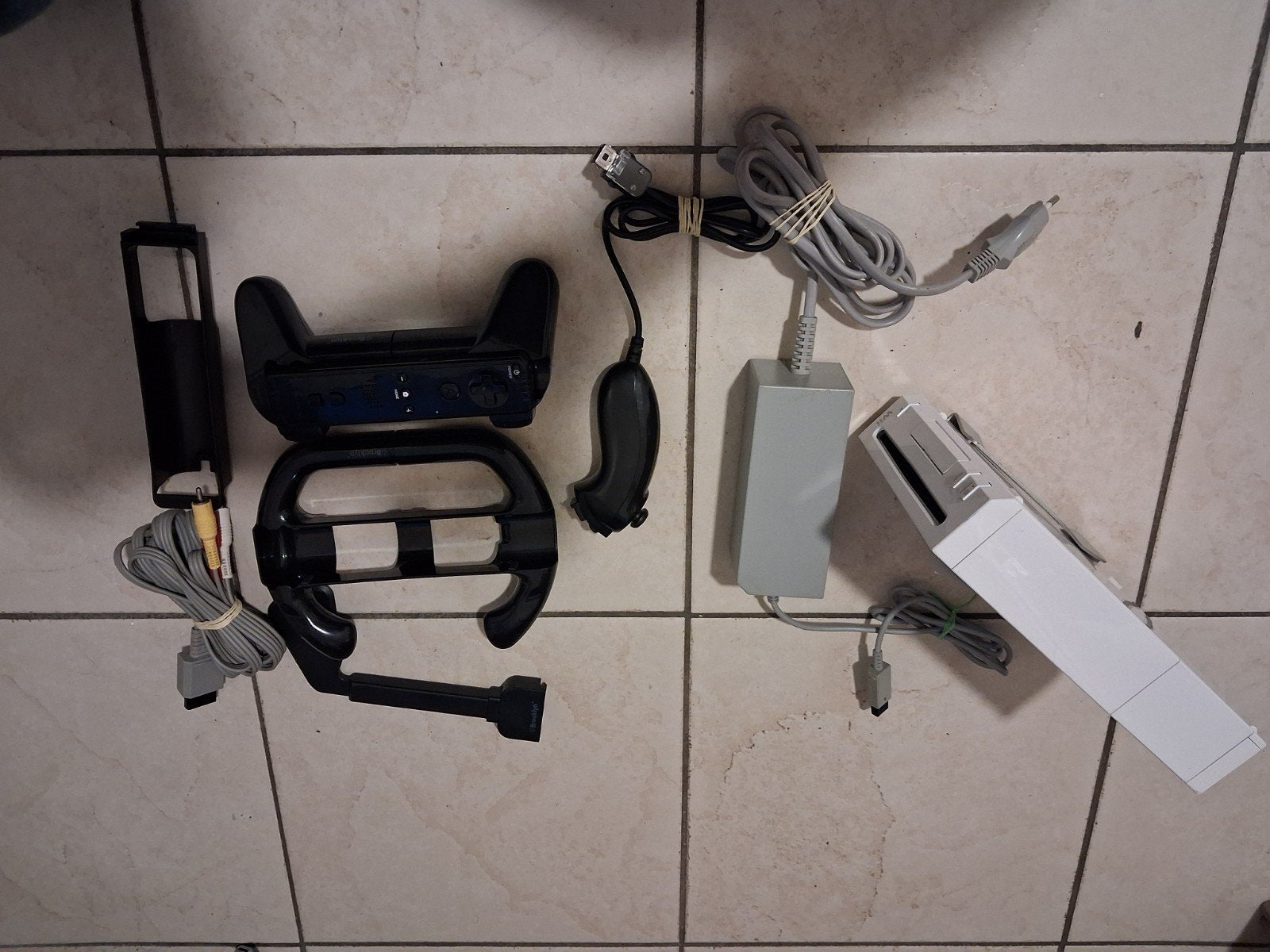 Console Nintendo Wii Flashée / Softmodded + Câbles & Manette, Games en Spelcomputers, Ophalen, Gebruikt, Met 1 controller, Met games
