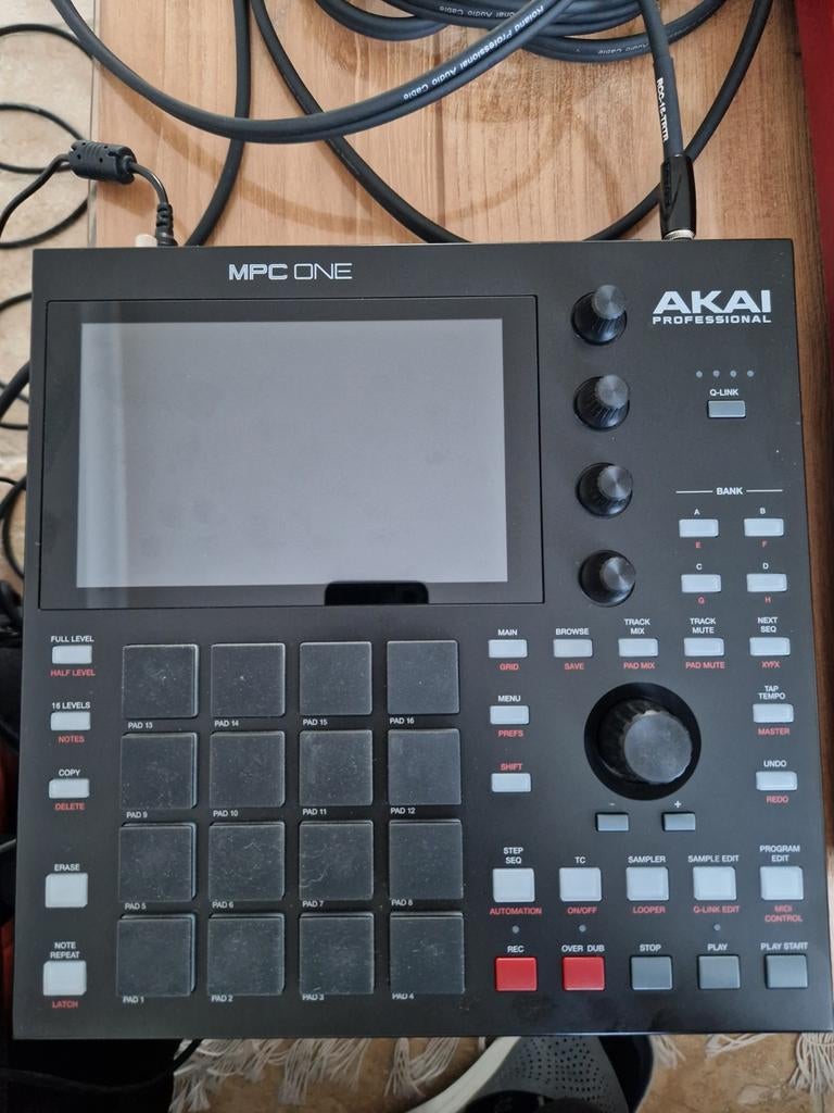 Akai MPC one Black edition, Enlèvement