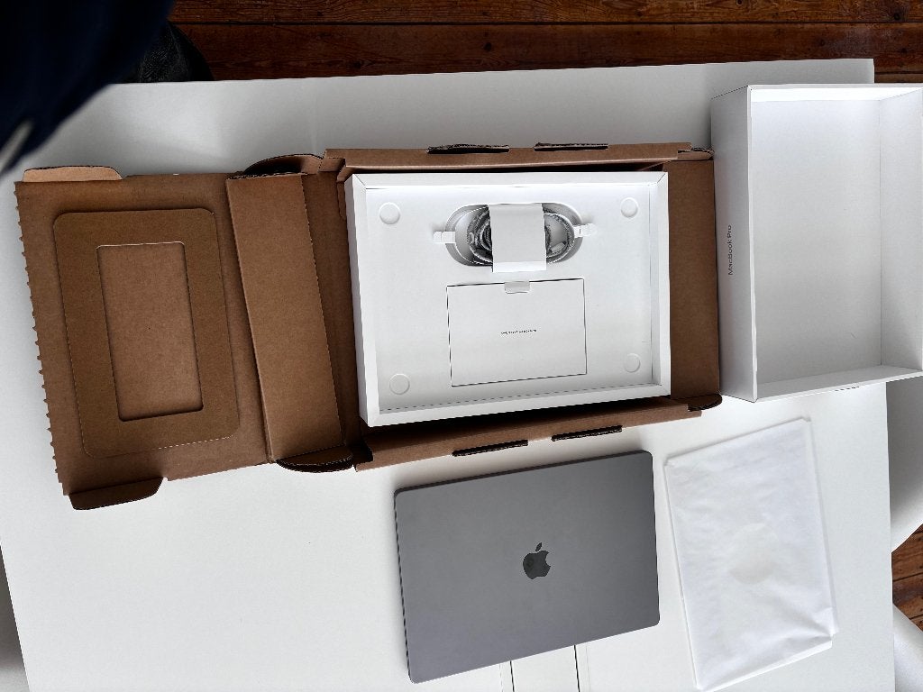 MacBook Pro 16-Inch M2 32GB (06 2023), Computers en Software, Ophalen, 32 GB, 512 GB, Zo goed als nieuw