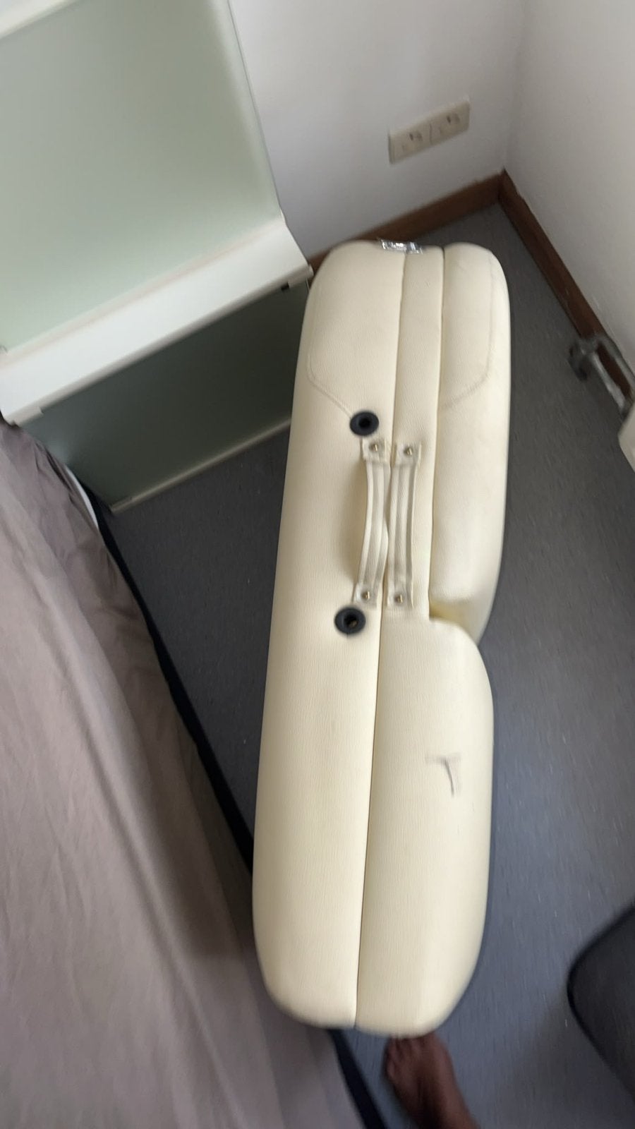 Opvouwbare draagbare massagetafel met LED-lamp – crème, Ophalen, Zo goed als nieuw, Massagetafel