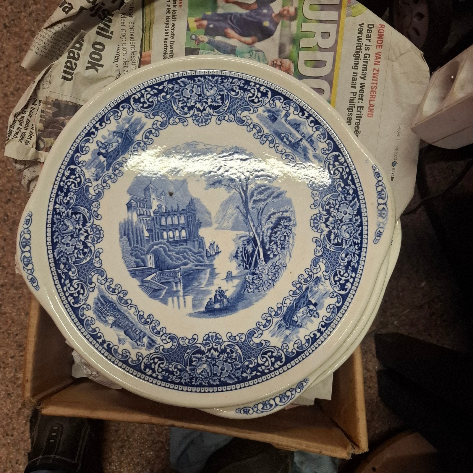 3 taartschotels goede staat, Ophalen