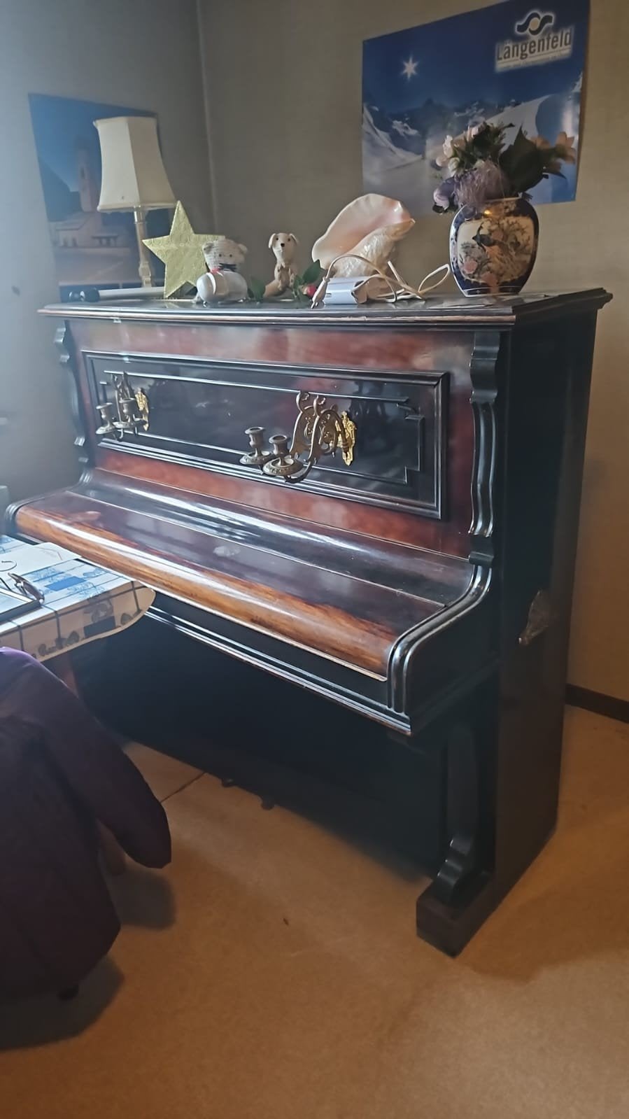 Antieke E. Hirsch & Co. buffetpiano met kandelaars (ca. 1900, Enlèvement, Utilisé, Brun
