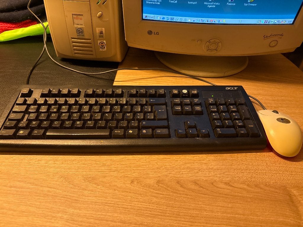 Retro pc Fujitsu met Windows 98, Computers en Software, Ophalen, Gebruikt, Onbekend, Fujitsu