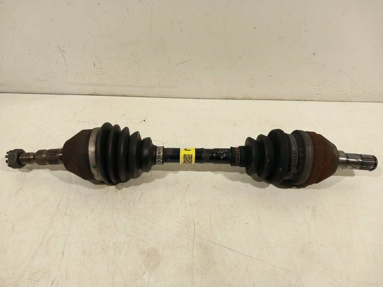 Aandrijfas links voor Opel Meriva, Auto-onderdelen, Onderdelen@venauto.nl, Van der Ven Autorecycling B.V., Gebruikt, Ettenseweg 76, 4706 PB Roosendaal, The Netherlands