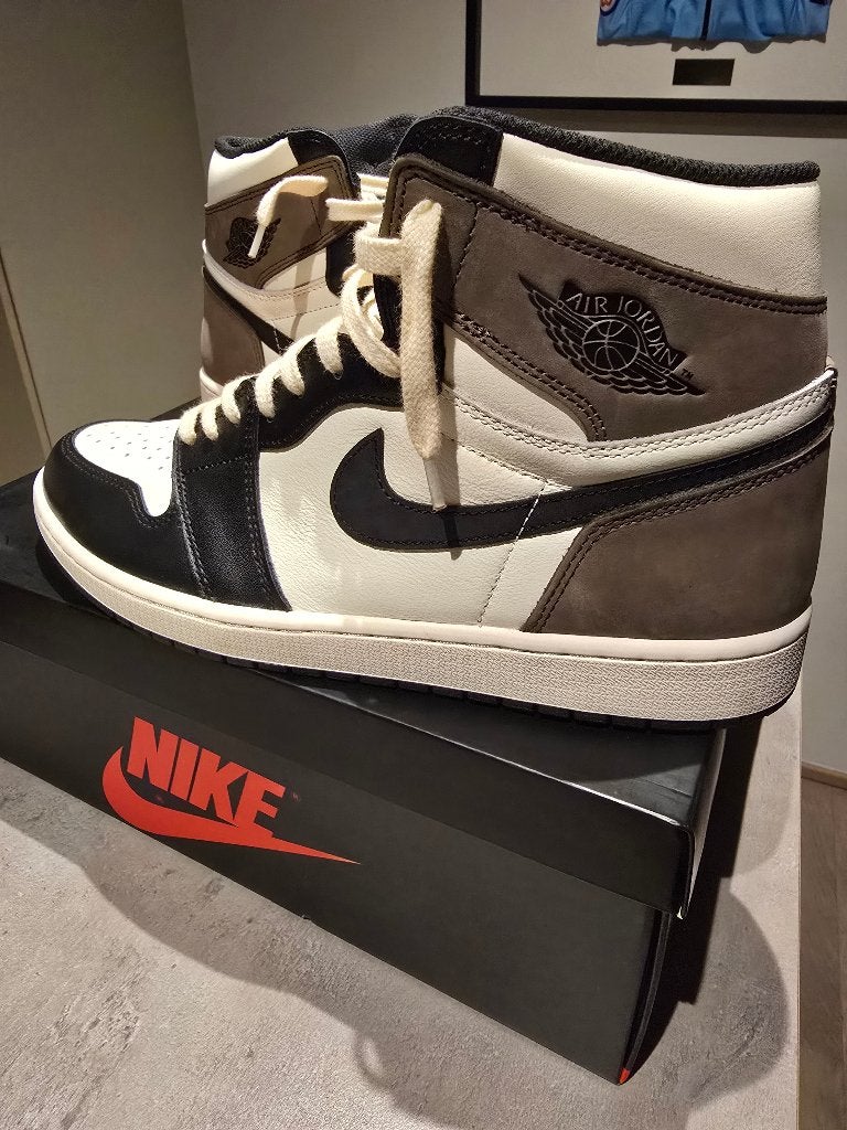 Nike air jordan 1 mocha 46 DS, Ophalen of Verzenden, Nieuw, Schoenen