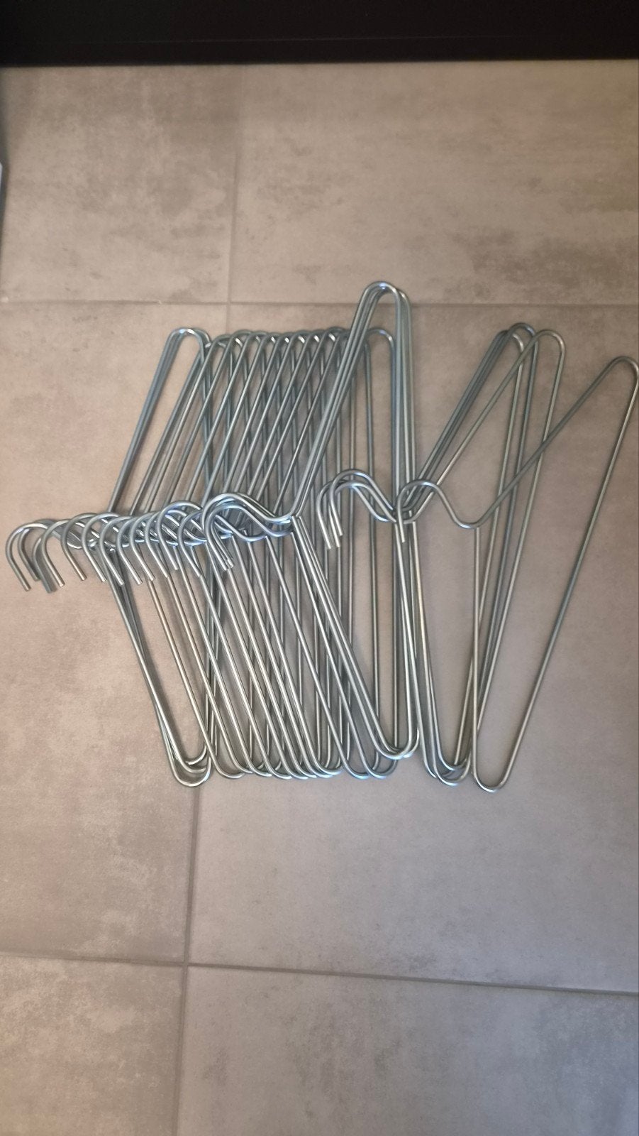 20 kapstokken metaal ikea als nieuw, Kleding | Dames, Kledinghangers, Ophalen of Verzenden, Metaal, Volwassenen
