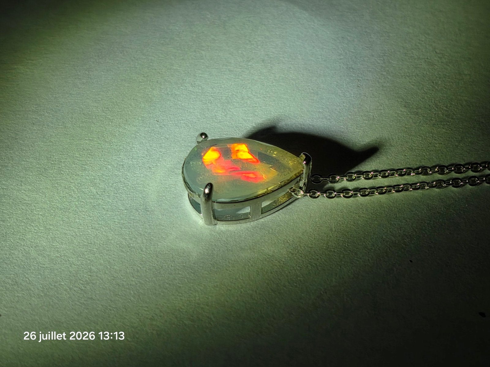 Beau pendentif en argent massif avec opale magnifique, Neuf, Enlèvement, Avec pierre précieuse, Argent