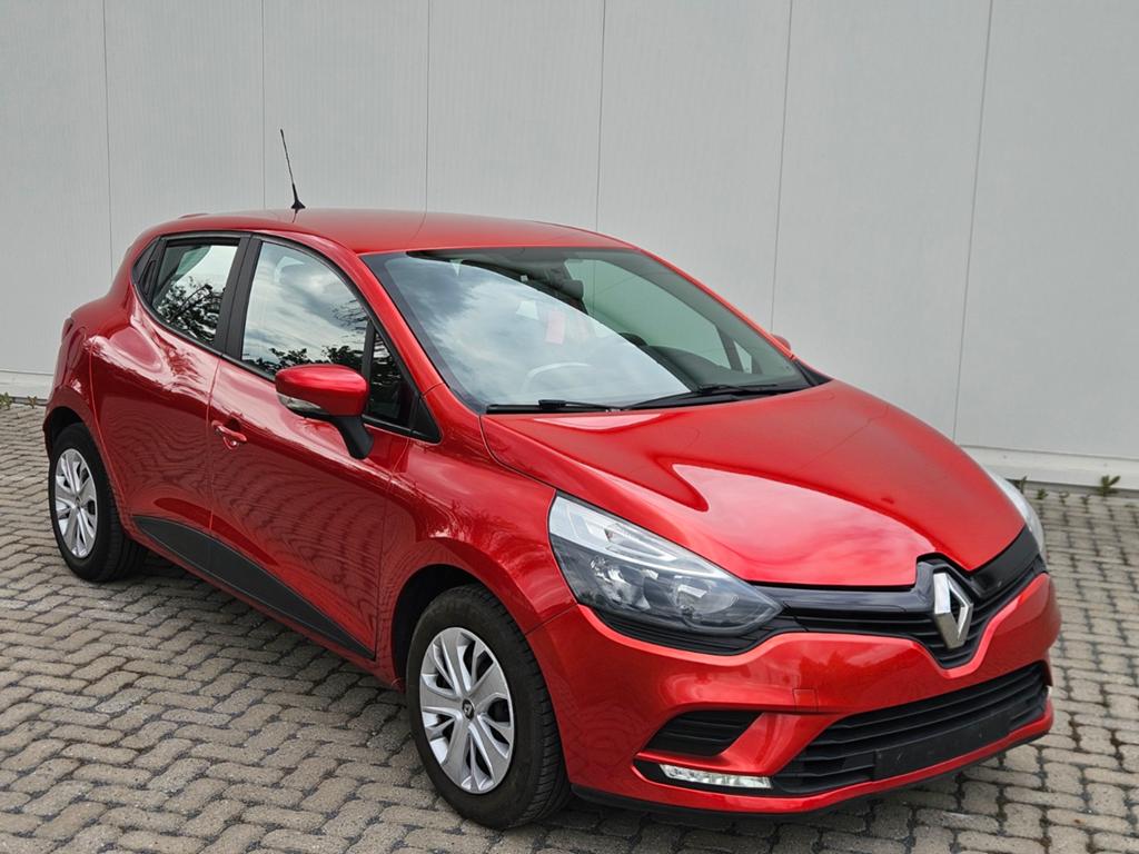 RENAULT CLIO 1149cc ESSENCE- PRÊTE À IMMATRICULER, Autos, Renault, Particulier, Verrouillage central, Vitres électriques, Isofix