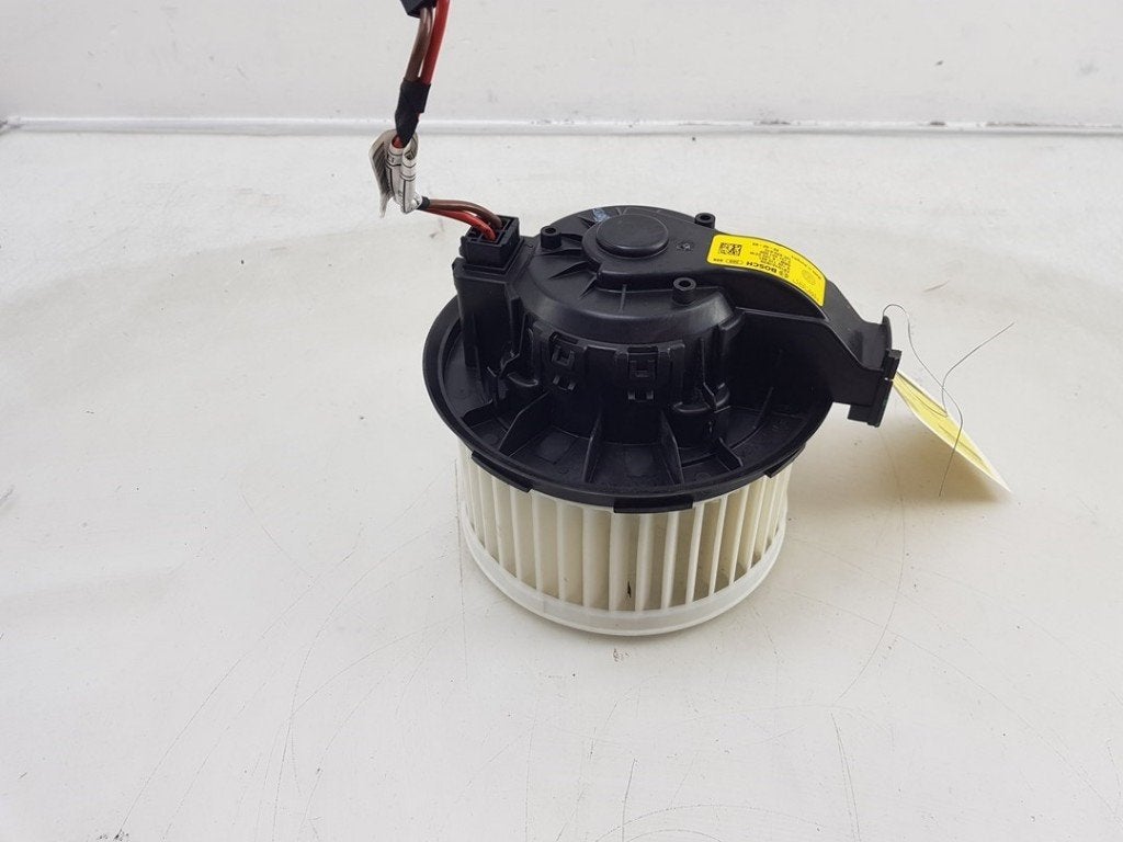 VENTILATEUR RADIATEUR MOTEUR Skoda Citigo (|12E820015|), Robert Bosch AG, Utilisé, Skoda, Robert-Bosch-Allee 1
74232  Abstatt, DE