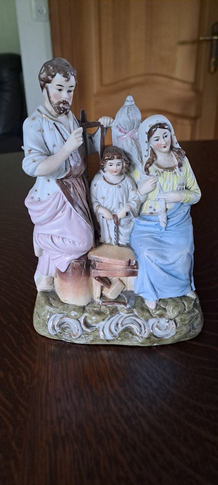 Sainte Trinité en porcelaine colorée en bon état., Enlèvement