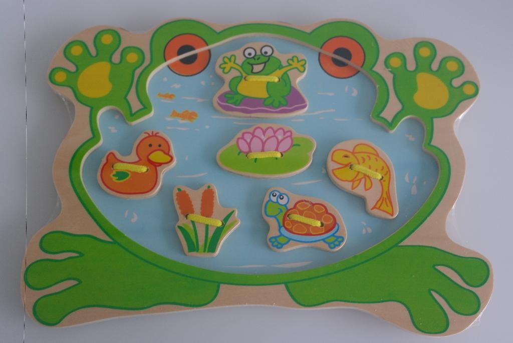 puzzel met veters kikker in hout (nieuw), Ophalen of Verzenden, Nieuw, Van hout