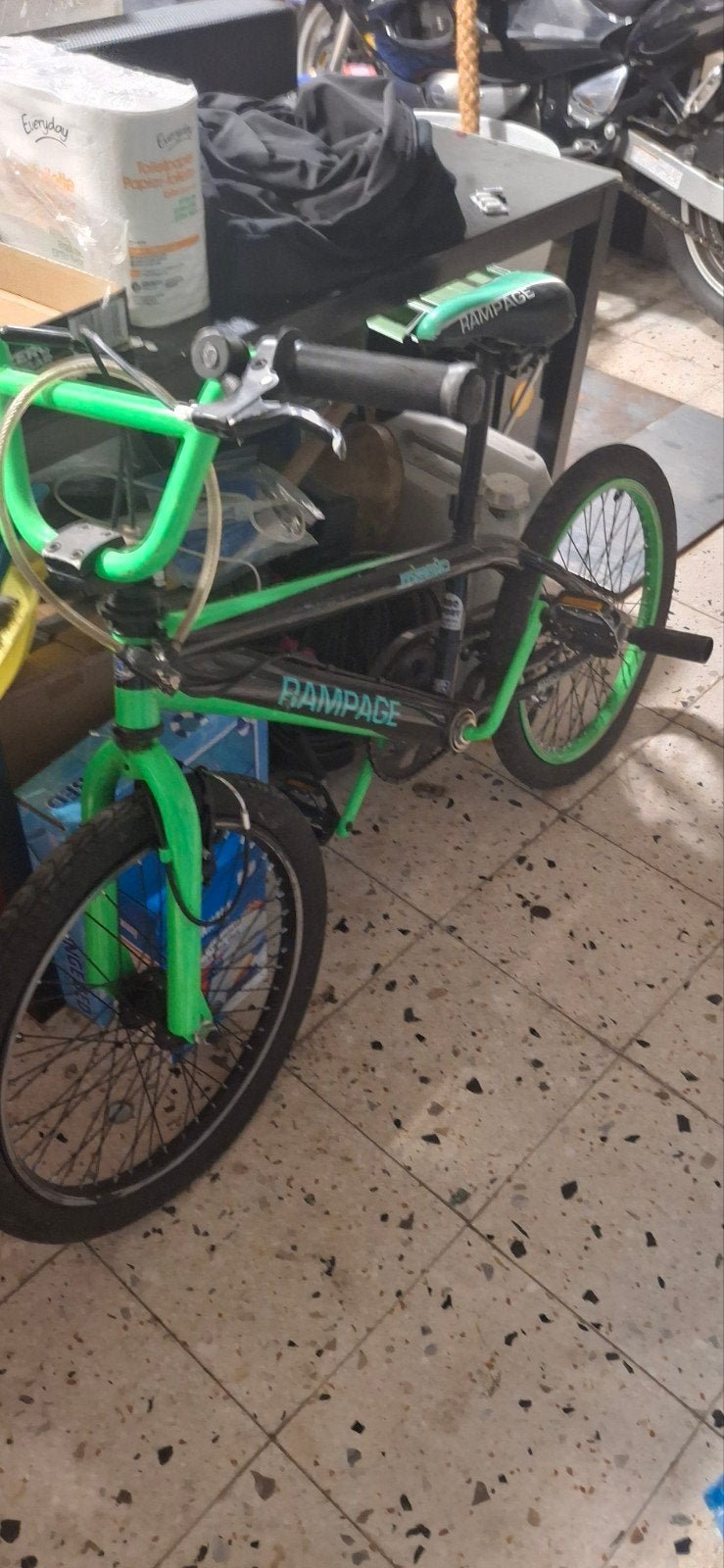 kinder bmx, Enlèvement