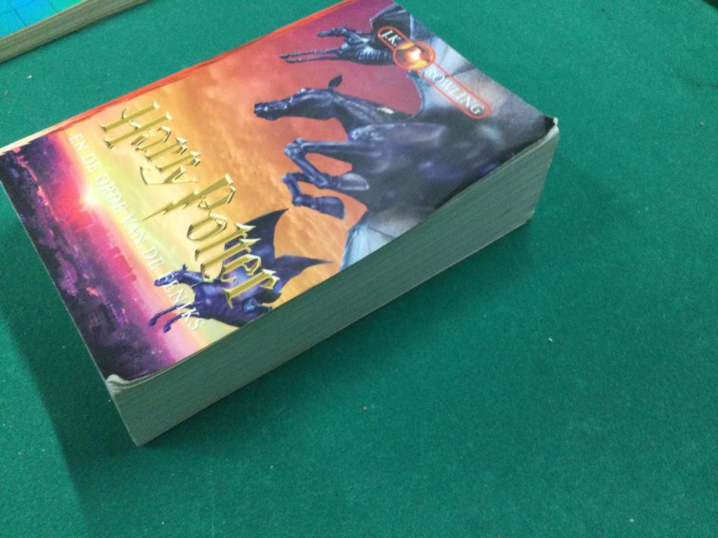 Harry Potter boek, Boeken, Ophalen of Verzenden, Gelezen