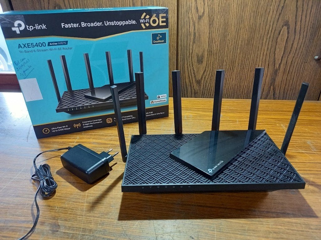 TP-link AXE5400 - 3-bands Wi-Fi 6 E router - Archer AXE75, Informatique & Logiciels, Routeurs & Modems, Utilisé, Routeur, Enlèvement ou Envoi