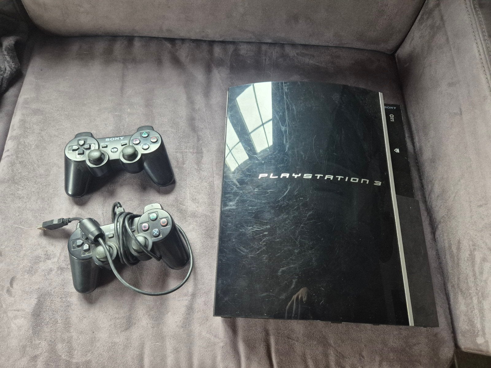playstation 3 + 2 controllers, Consoles de jeu & Jeux vidéo, Consoles de jeu | Sony PlayStation 3, Enlèvement, Utilisé, Avec 2 manettes