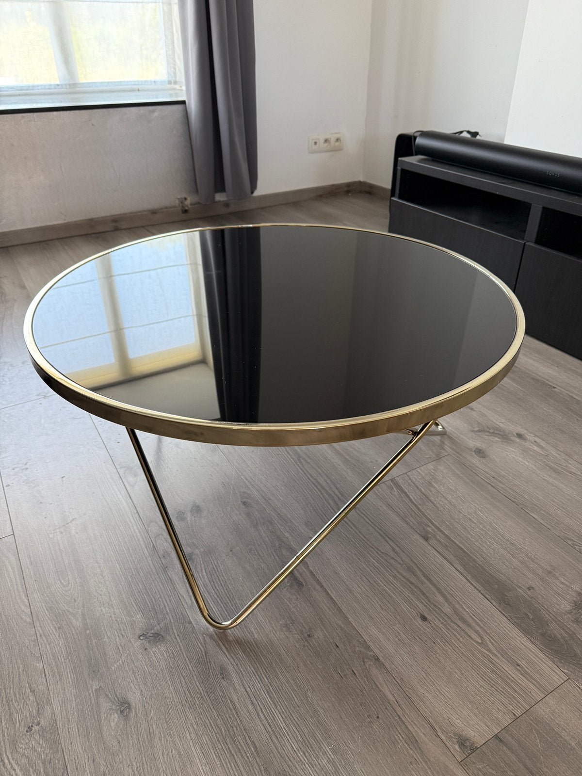 Salontafel zwart glas met goud, Huis en Inrichting, Tafels | Salontafels, Ophalen, Zo goed als nieuw, Glas