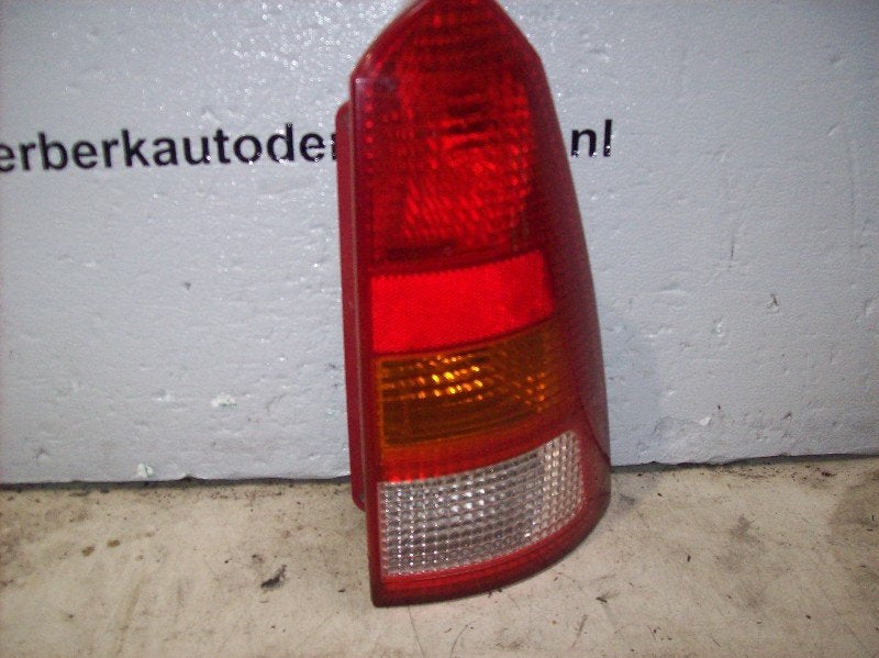 ACHTERLICHT RECHTS Ford Focus 1 Wagon (01-1998/11-2004), Auto-onderdelen, Gebruikt, Henry-Ford-Straße  1
50735  Köln, DE, Ford-Werke GmbH