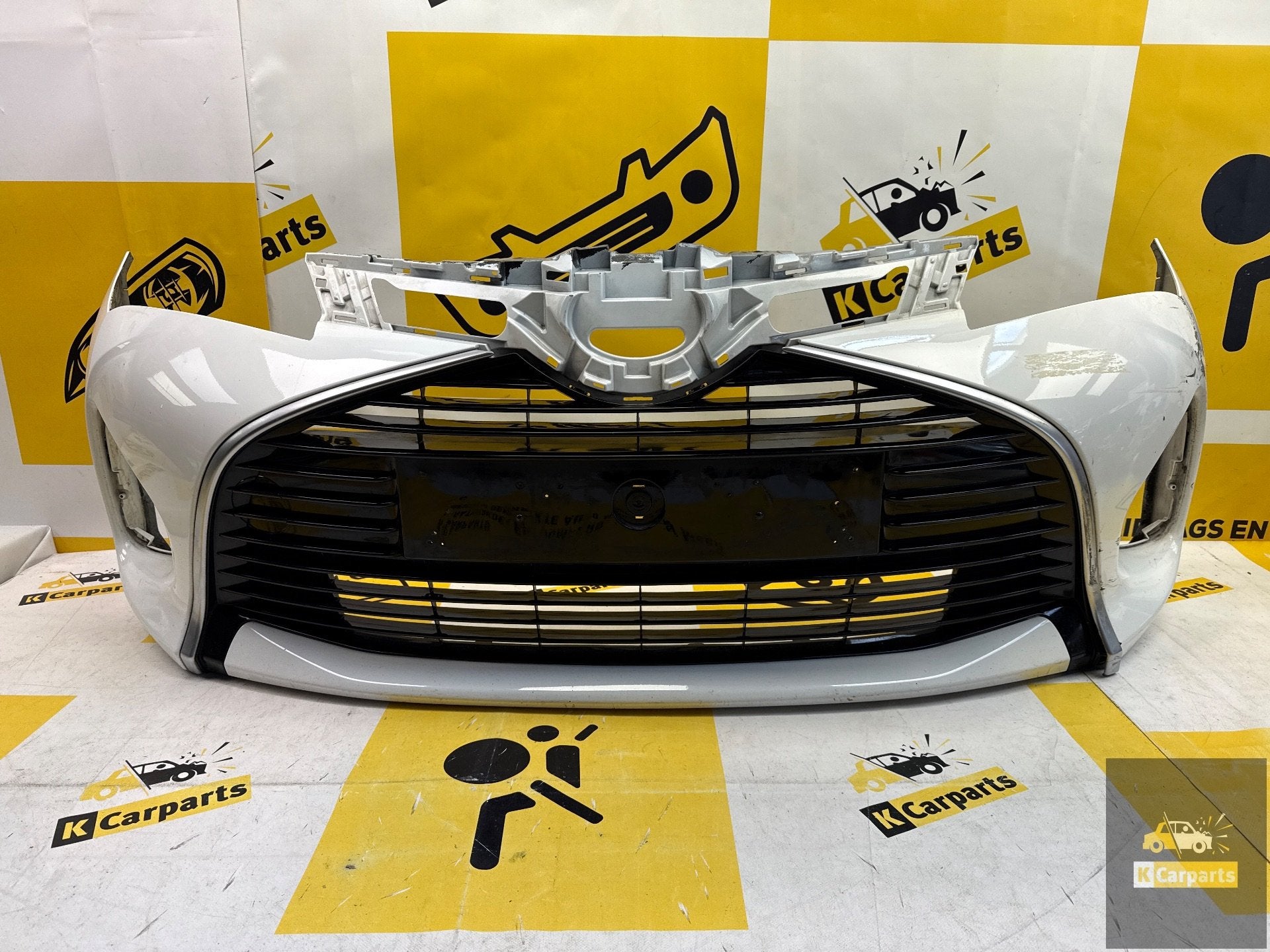 Bumper TOYOTA Yaris voorbumper 52119-0D660, Auto-onderdelen, Info@toyota.co.jp, Gebruikt, Voor, Toyota Motor Corporation