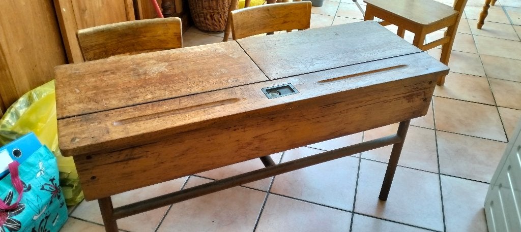 banc d'école en chêne massif et structure en fer., Enlèvement, Utilisé, Autres types