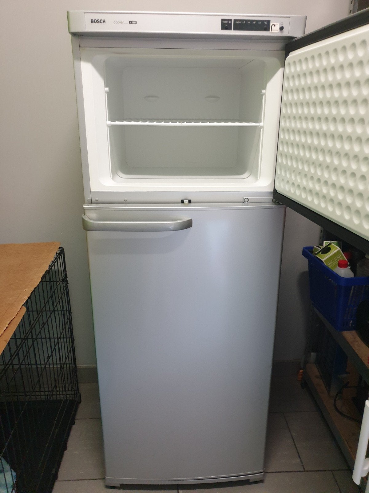 Koelkast en diepvries Bosh aluminiumkleur 267 liter, Elektronische apparatuur, Koelkasten en IJskasten, Ophalen, 60 cm of meer