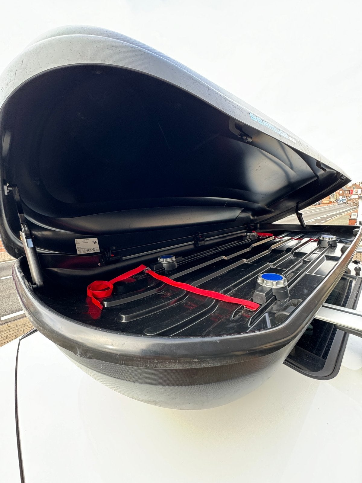 Location - Barres & Coffre de toit 524L pour BMW X3, Autos : Divers, Coffres de toit, Enlèvement, Comme neuf