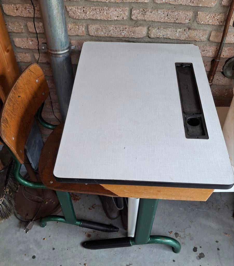 Vintage lessenaar met losstaande stoel voor peuters/kleuters, Ophalen