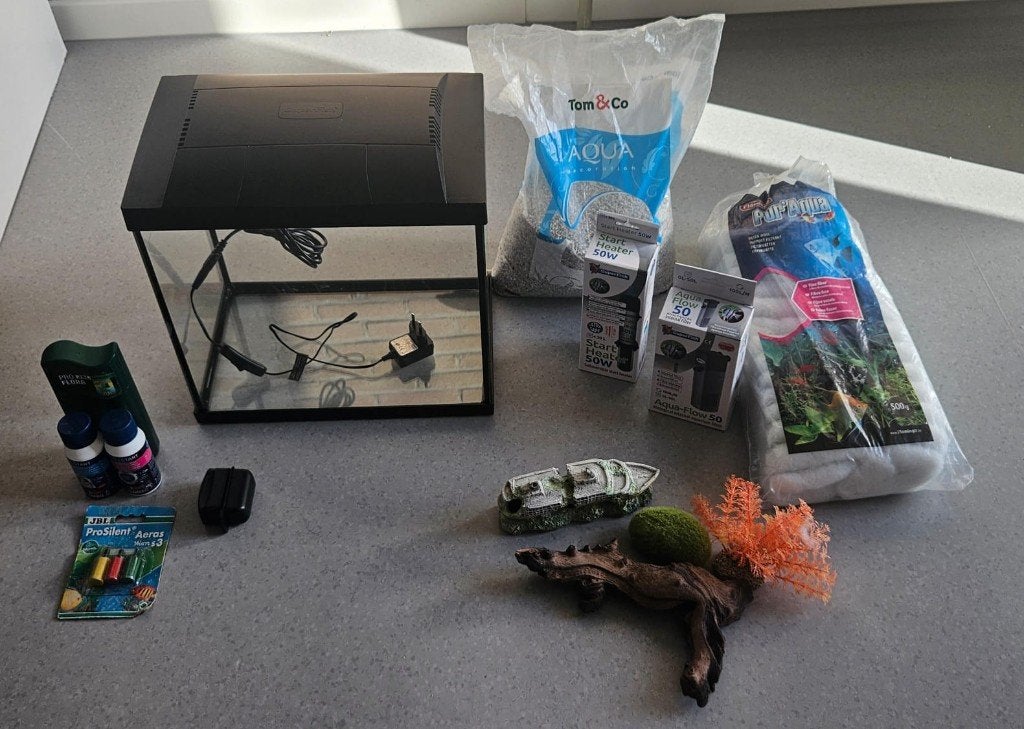 Aquarium + de nombreux extras, Animaux & Accessoires, Enlèvement, Filter