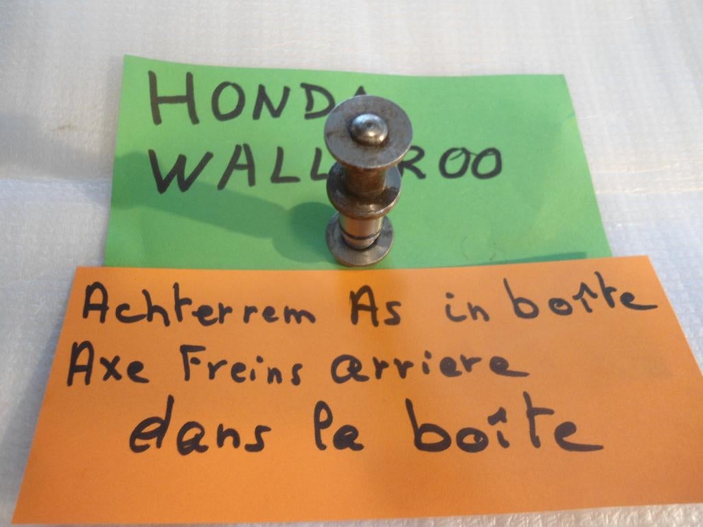 honda wallaroo : as achterste remmen met moer, Fietsen en Brommers, Ophalen, Zo goed als nieuw, Blok, Honda wallaroo