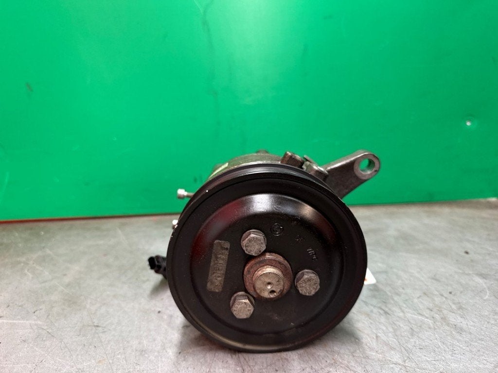 POMPE HYDRAULIQUE BMW 5 serie (F10) (|6867160|679866904|), Utilisé, BMW, Petuelring 130
80809  München, DE, Bayerische Motoren Werke AG