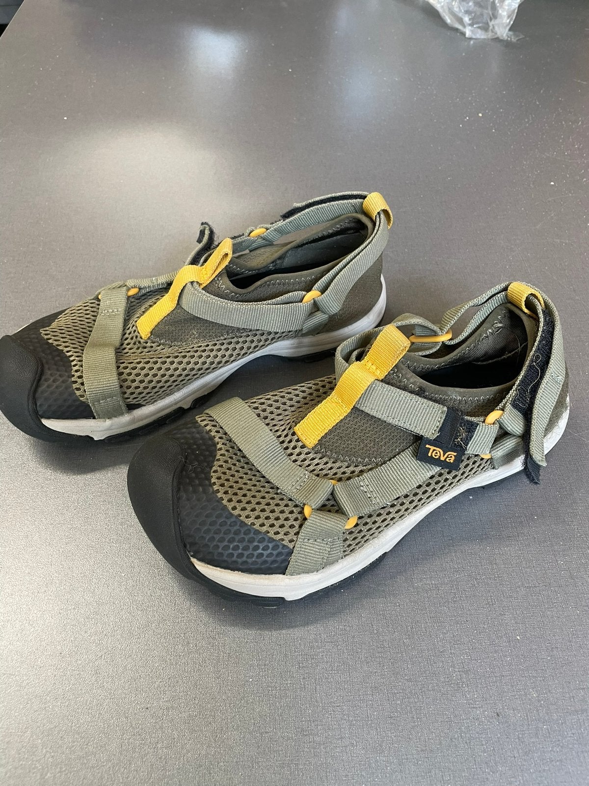 Teva gesloten sandalen waterschoenen, Kinderen en Baby's, Ophalen, Zo goed als nieuw