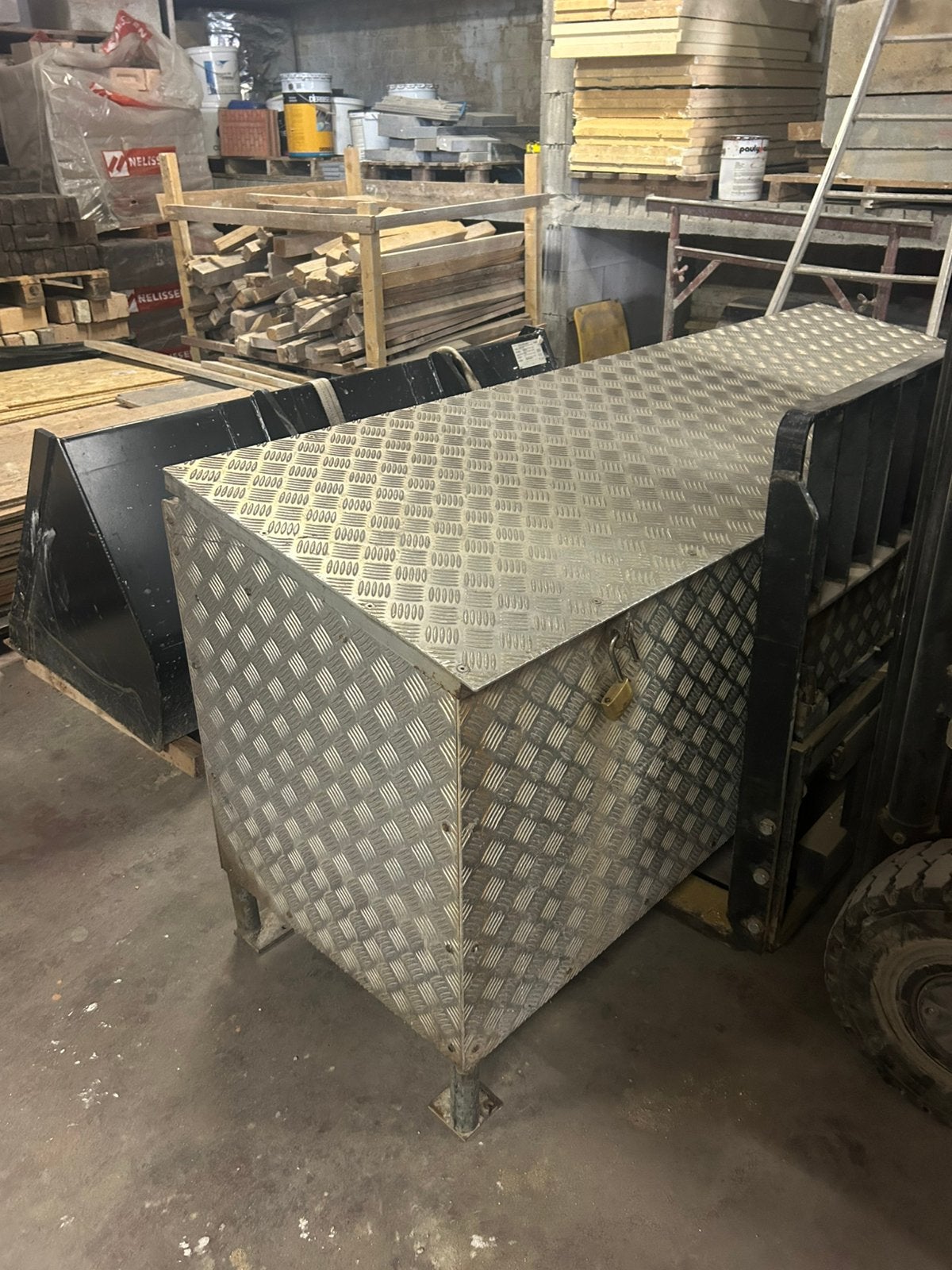 Rangement outillage, Enlèvement, Comme neuf