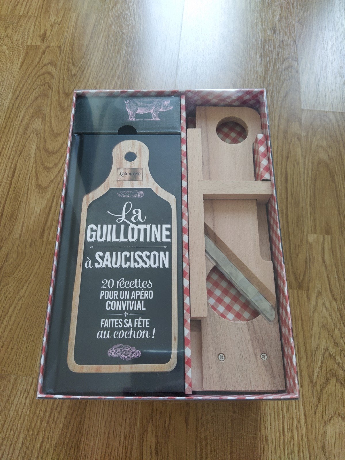 Guillotine à Saucisson neuve encore emballée, Enlèvement