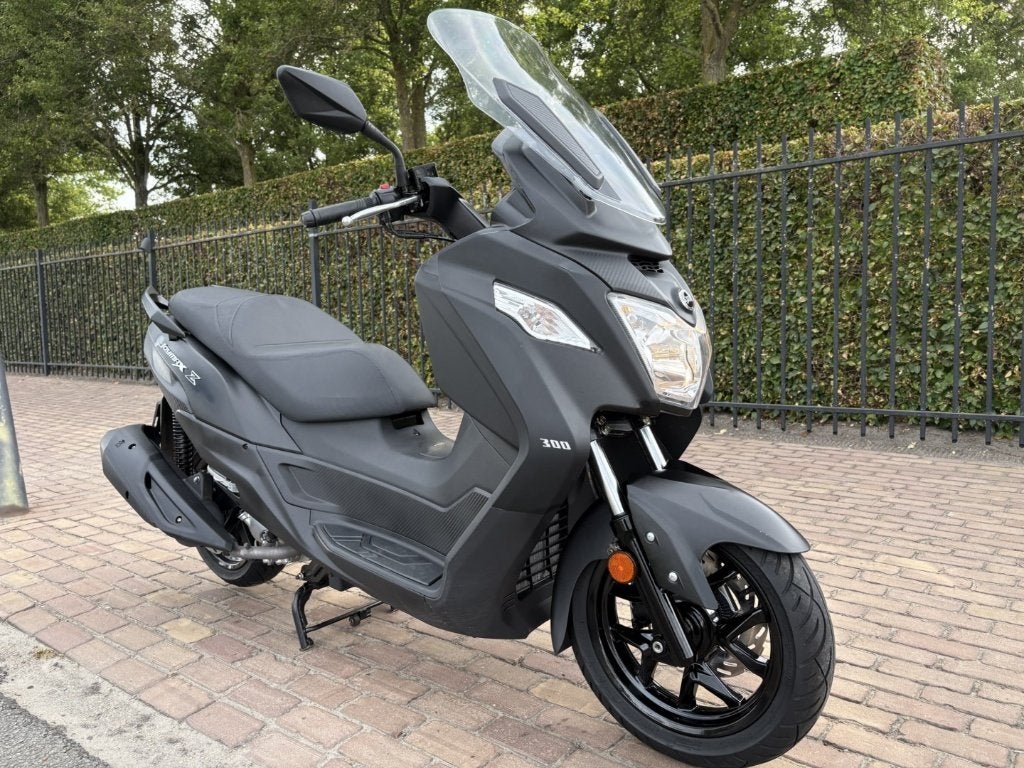 Sym Joymax Z 300, Motoren, Scooter, 300 cc, Minimaal motorrijbewijs A2, Automaat