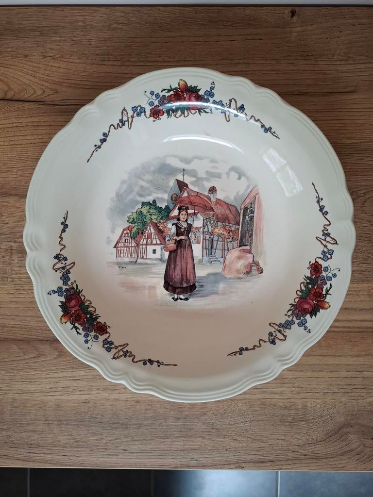 Decoratief bord van Sarreguemines Obernai, Antiek en Kunst, Ophalen of Verzenden