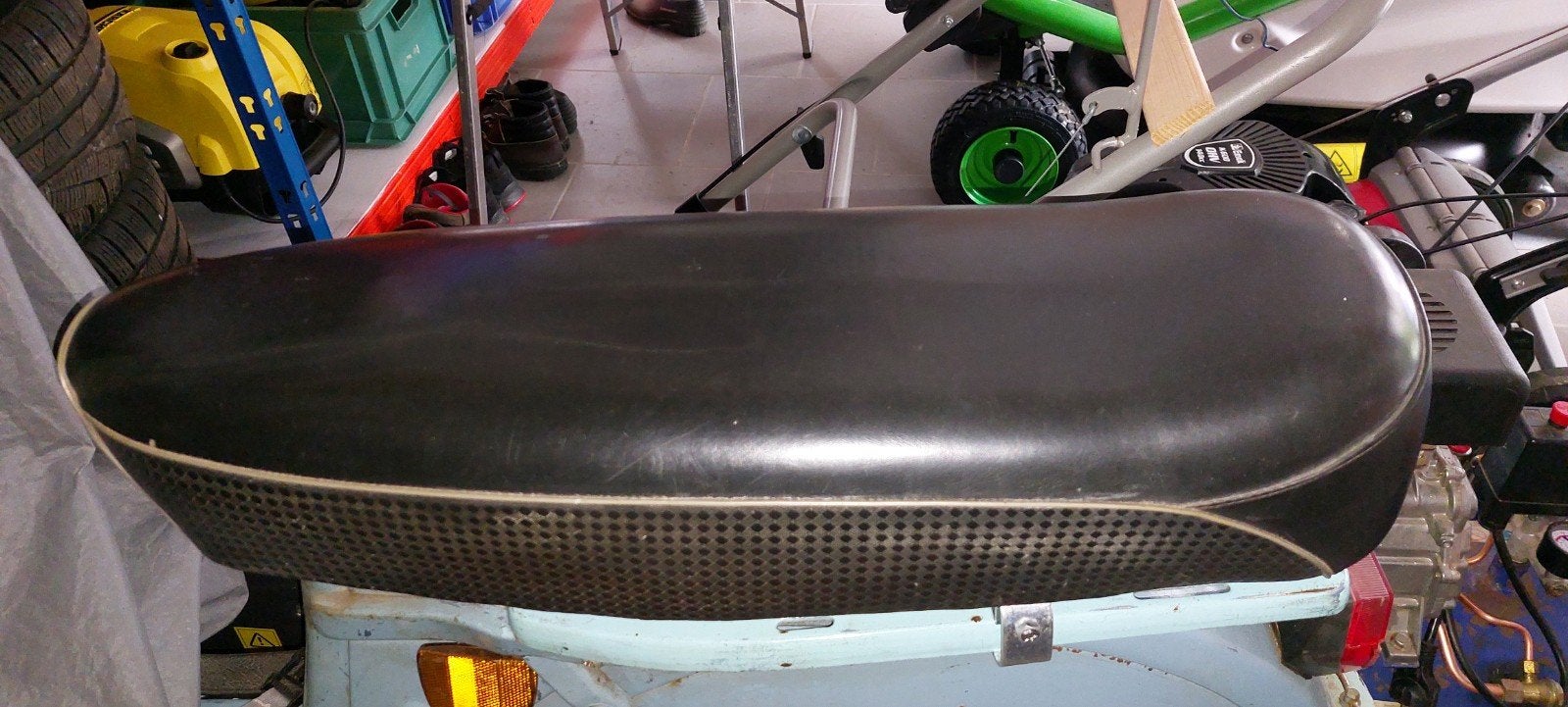 Origineel lang zadel Motobécane 50V – inclusief bevestigings, Ophalen