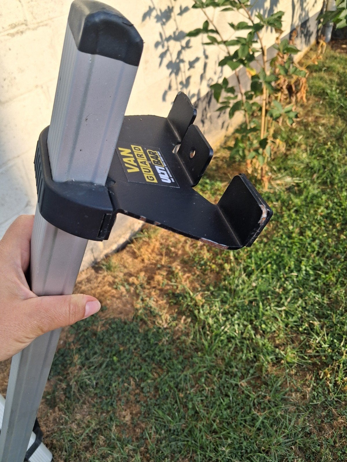 Barres de toit aluminium Van Guard Ulti Bar Butées réglables, Auto diversen, Ophalen