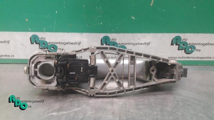 Portiergreep 4Deurs links-achter van een Volkswagen Touran (, Gebruikt, -, Volkswagen, -