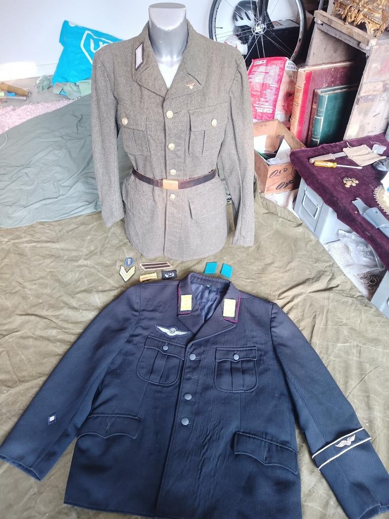 Lot uniformen, Verzamelen, Ophalen of Verzenden