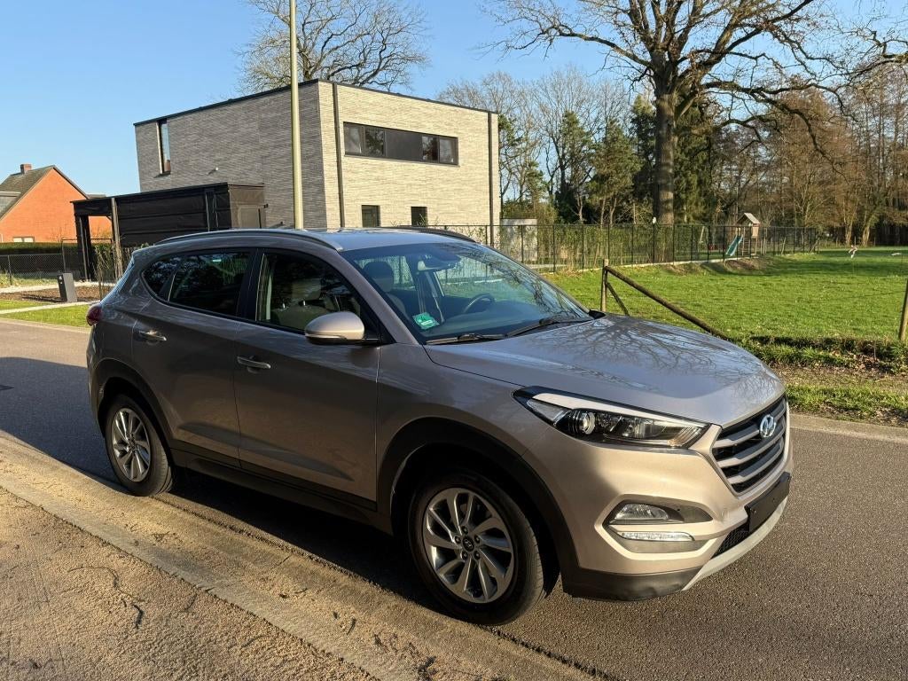 Hyundai Tucson Automaat, Stof, 4 cilinders, 1600 cc, Beige