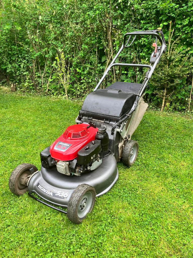 Tondeuse PRO Honda HRH536HXE Hydrosatic ROTOSTOP, HONDA, Vitesses, Tondeuses à gazon à essence, Utilisé