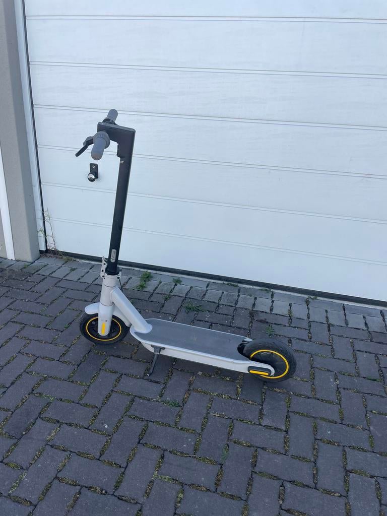 Segway Ninebot KickScooter Max G30LE, Fietsen en Brommers, Ophalen of Verzenden, Zo goed als nieuw