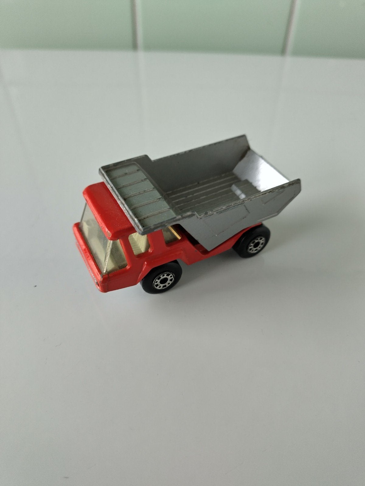 Vintage Matchbox Atlas Tipper AFHALING LEES BESCHRIJVING, Hobby & Loisirs créatifs, Voitures miniatures | 1:50, Enlèvement, Utilisé