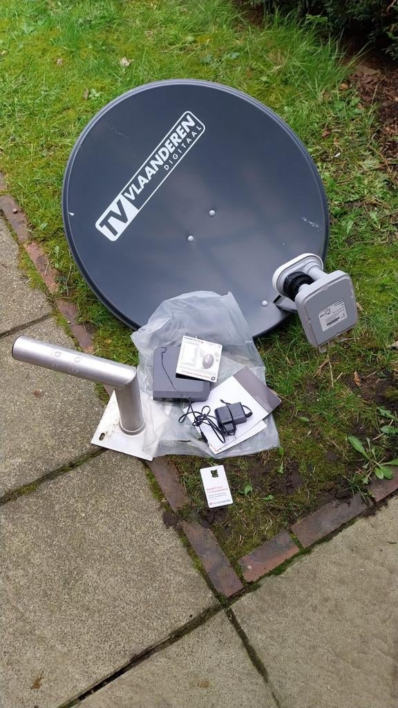 TV VLAANDEREN SCHOTELANTENNE, Ophalen of Verzenden, (Schotel)antenne